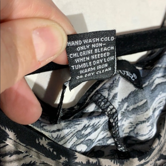 3/$10 🔆 Animal Print Cold Shoulder Top - Picture 5 of 7